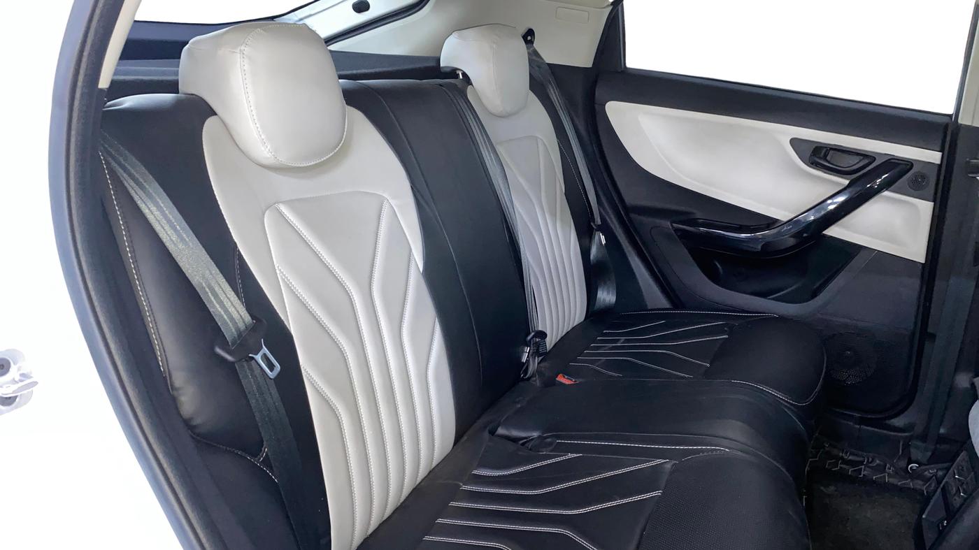 2025 Tata Curvv Creative 1.2 Petrol 7DCA, Petrol, Automatic, 12,474 km, Right Side Rear Door Cabin