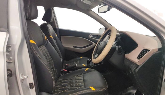2015 Hyundai Elite i20 SPORTZ 1.2, Petrol, Manual, 1,20,332 km, Right Side Front Door Cabin