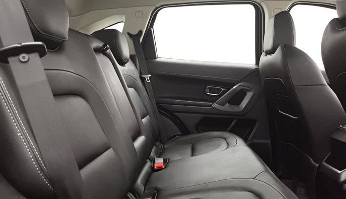 2020 Tata Harrier XZA 2.0L DARK EDITION, Diesel, Automatic, 1,17,325 km, Right Side Rear Door Cabin