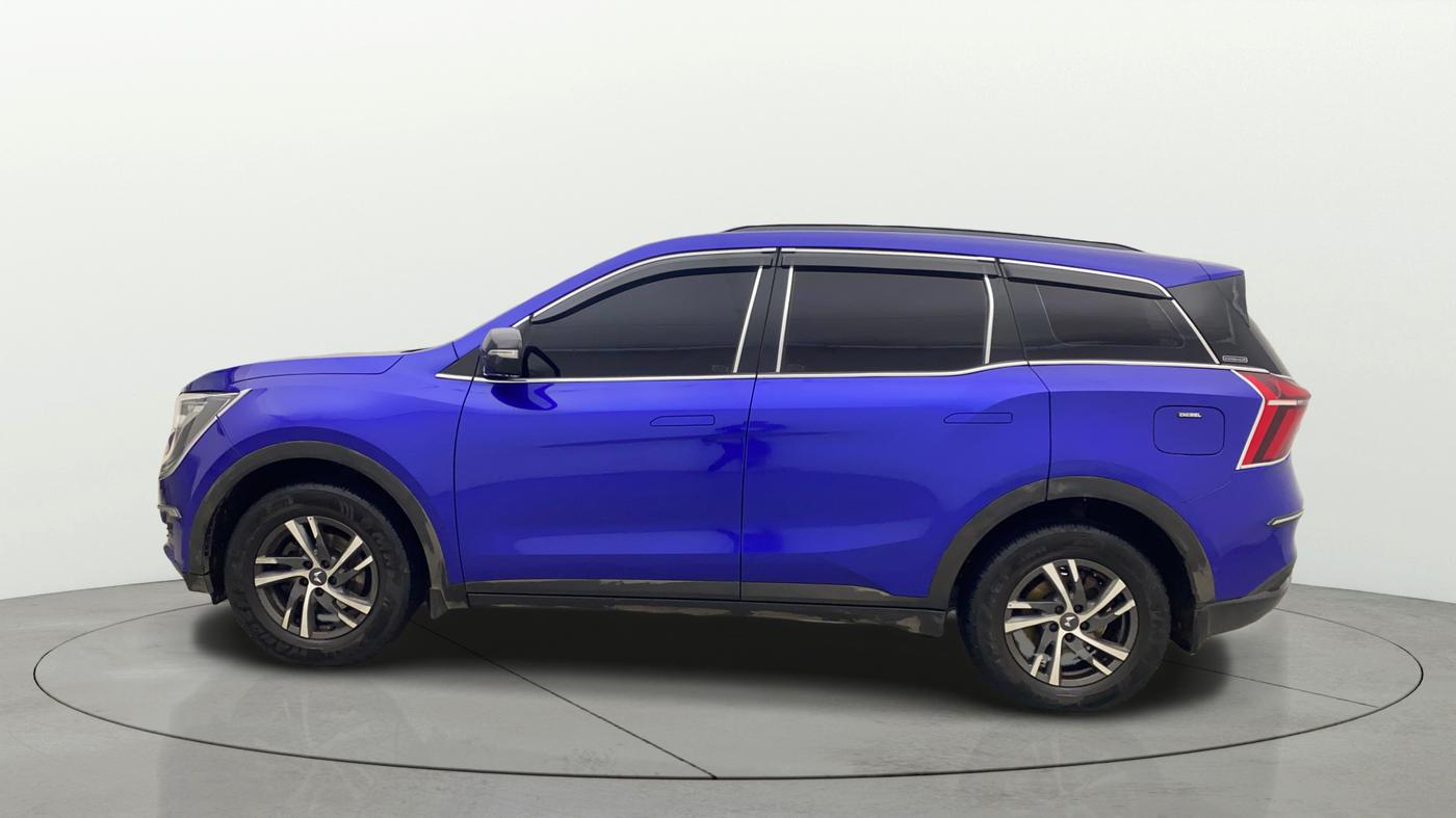 2022 Mahindra XUV700 AX 5 D MT 7 STR, Diesel, Manual, 69,388 km, Left Side