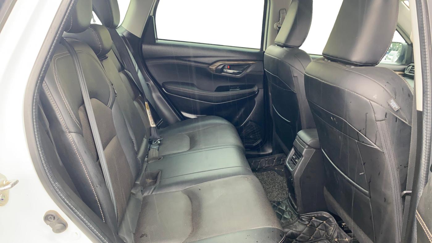 2022 Maruti Grand Vitara ALPHA PLUS HYBRID ECVT, Hybrid, Automatic, 57,172 km, Right Side Rear Door Cabin