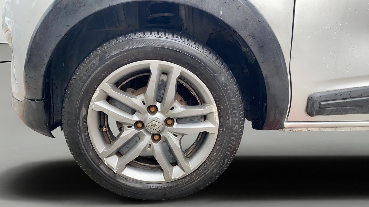 2019 Renault TRIBER RXZ, Petrol, Manual, 62,142 km, Left Front Wheel