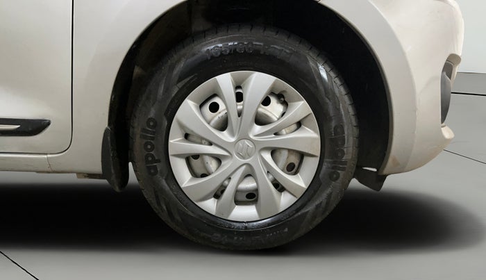 2020 Maruti Swift VXI, CNG, Manual, 95,990 km, Right Front Wheel