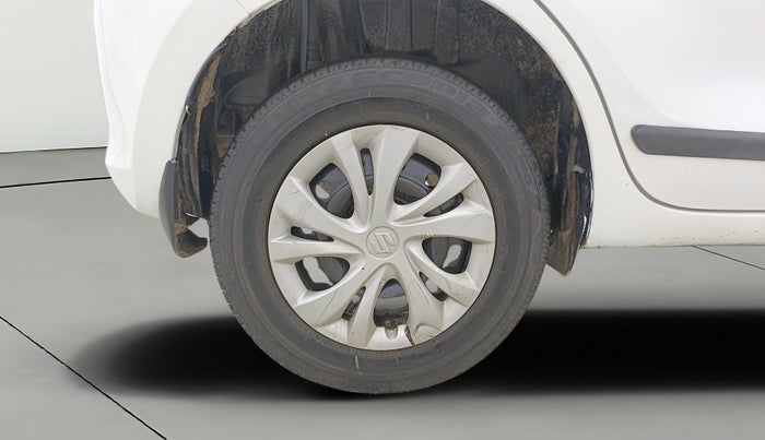 2018 Maruti Swift VXI, CNG, Manual, 67,075 km, Right Rear Wheel