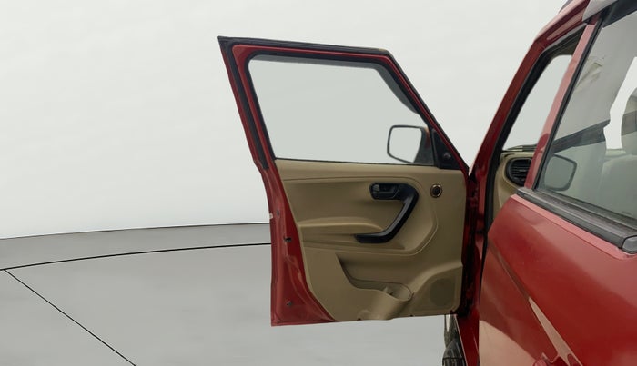 2016 Mahindra TUV300 T6, Diesel, Manual, 73,681 km, LHS Front Door