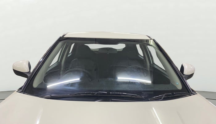 2023 Mahindra XUV300 W4 1.2 PETROL, Petrol, Manual, 8,022 km, Front Windshield