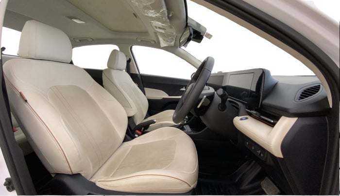 2024 Hyundai Verna SX(O) 1.5 MPI IVT , Petrol, Automatic, 5,953 km, Right Side Front Door Cabin