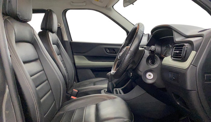2022 Tata PUNCH ADVENTURE MT, Petrol, Manual, 38,563 km, Right Side Front Door Cabin
