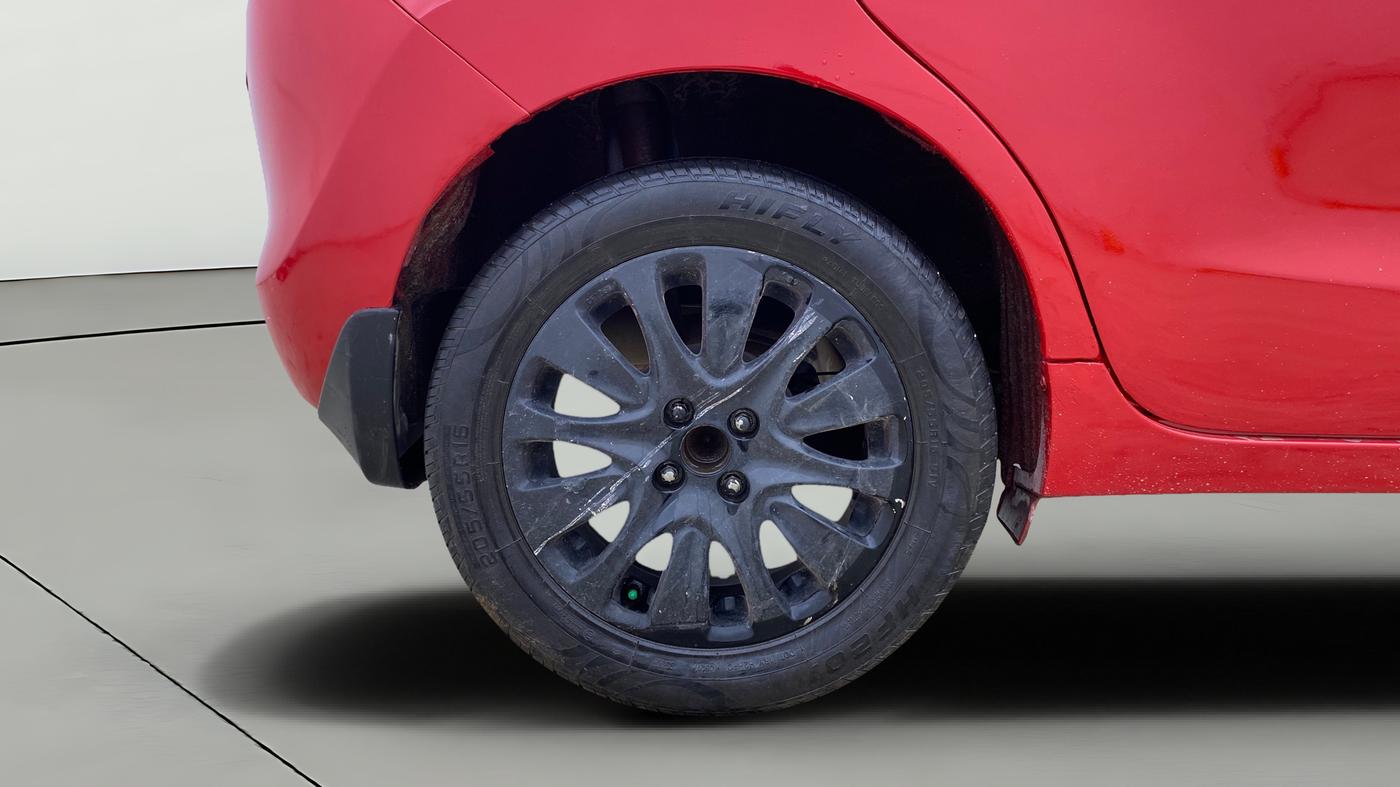 2015 Maruti Baleno ZETA DIESEL 1.3, Diesel, Manual, 71,200 km, Right Rear Wheel