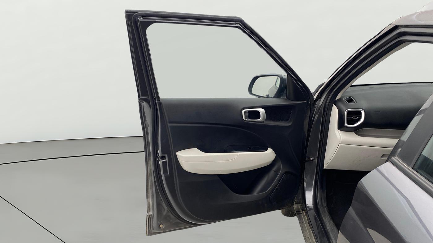 2025 Hyundai VENUE S(O) 1.2, Petrol, Manual, 13,584 km, LHS Front Door