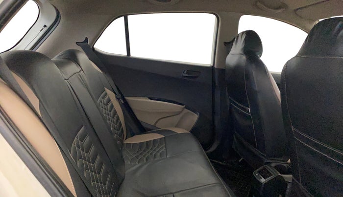 2015 Hyundai Grand i10 MAGNA 1.2 KAPPA VTVT, CNG, Manual, 67,025 km, Right Side Rear Door Cabin