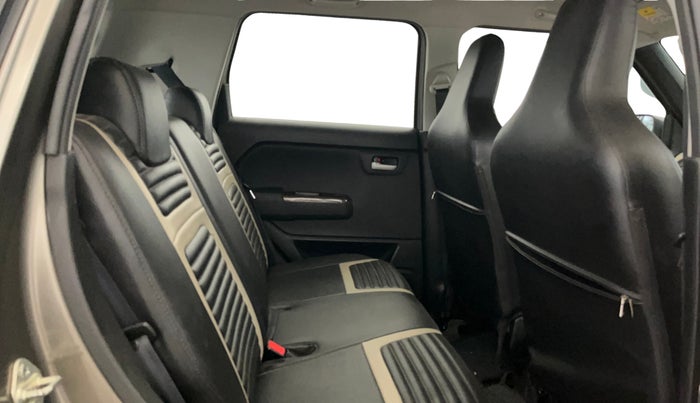 2022 Maruti New Wagon-R VXI (O) 1.2, Petrol, Manual, 23,622 km, Right Side Rear Door Cabin