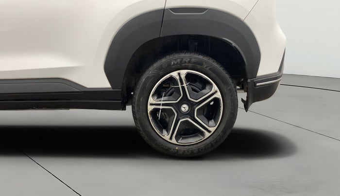 2021 Nissan MAGNITE XL, Petrol, Manual, 28,842 km, Left Rear Wheel