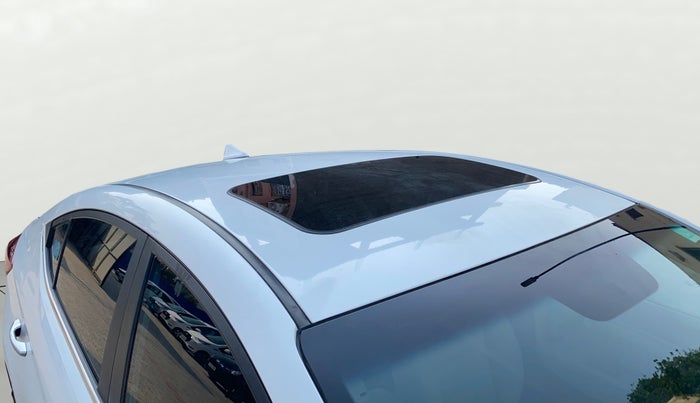 2021 Hyundai New Elantra 2.0 SX MT PETROL, Petrol, Manual, 34,922 km, Roof