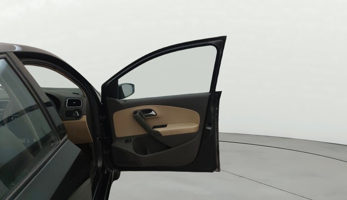 2016 Volkswagen Vento HIGHLINE 1.5 AT, Diesel, Automatic, 1,48,434 km, RHS Front Door