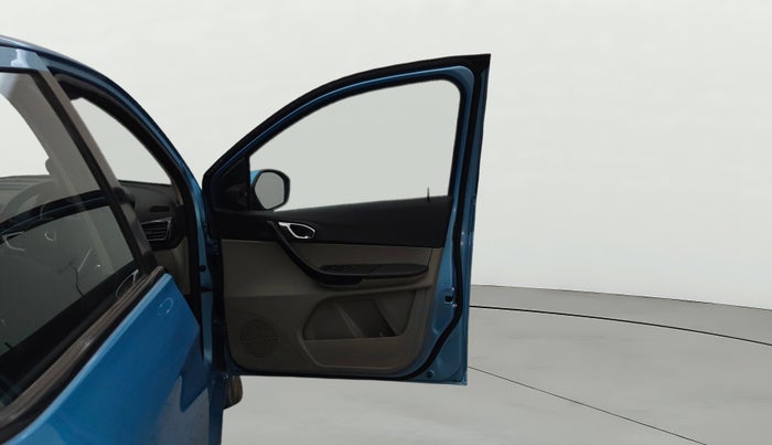 2016 Tata Tiago XZ PETROL, Petrol, Manual, 19,088 km, RHS Front Door