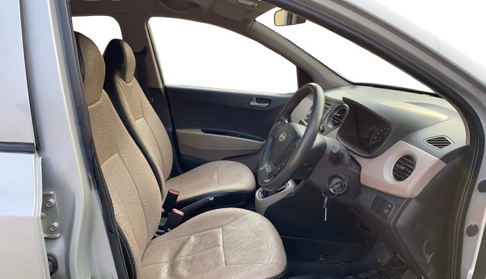 2015 Hyundai Grand i10 SPORTZ 1.2 KAPPA VTVT, Petrol, Manual, 1,44,319 km, Right Side Front Door Cabin