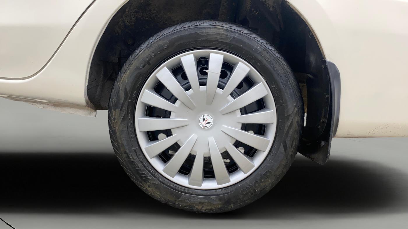 2015 Toyota Etios GD, Diesel, Manual, 86,217 km, Left Rear Wheel