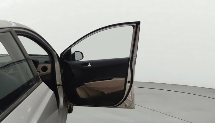 2015 Hyundai Xcent SX 1.2, Petrol, Manual, 77,712 km, RHS Front Door