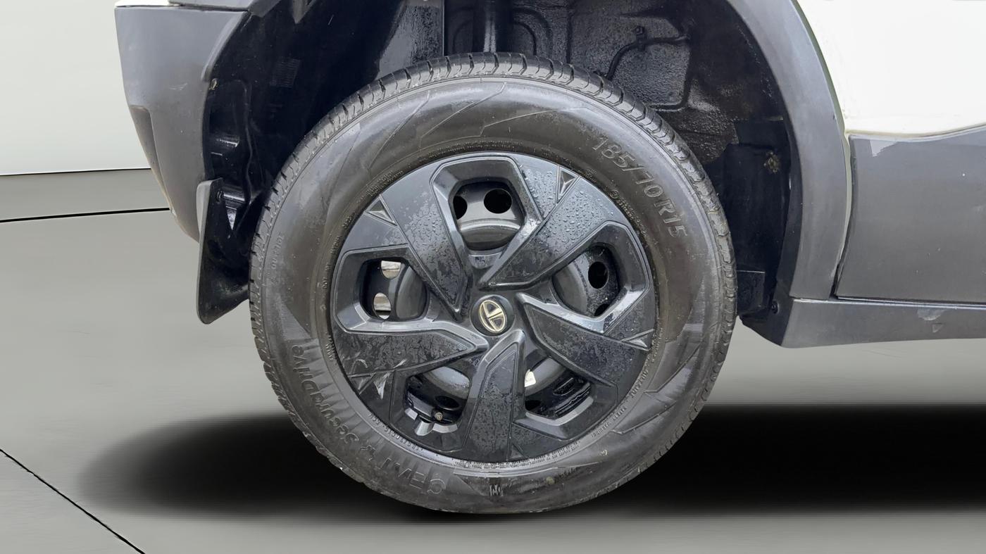 2023 Tata PUNCH ADVENTURE AMT, Petrol, Automatic, 51,819 km, Right Rear Wheel