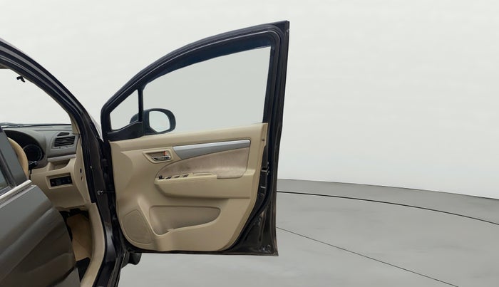 2014 Maruti Ertiga ZDI, Diesel, Manual, 1,15,731 km, RHS Front Door