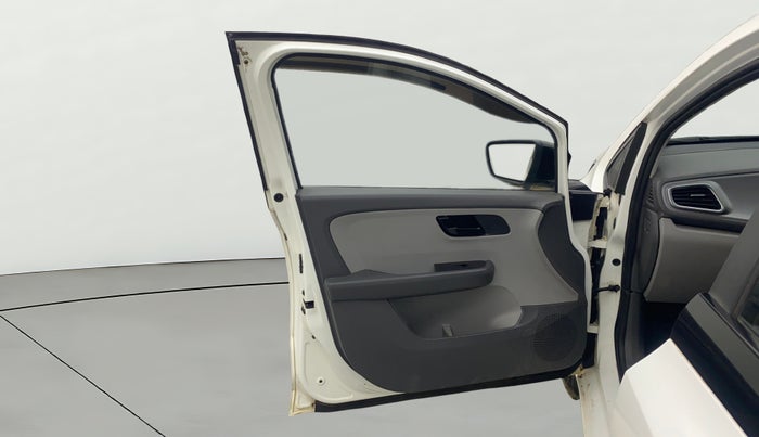 2021 Tata ALTROZ XM PLUS PETROL, Petrol, Manual, 1,21,098 km, LHS Front Door