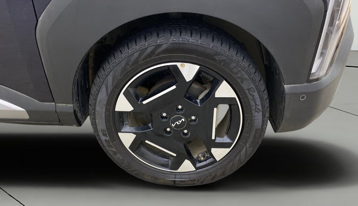 2025 KIA SYROS HTX Plus (O) 1.5 Diesel 6AT, Diesel, Automatic, 4,835 km, Right Front Wheel