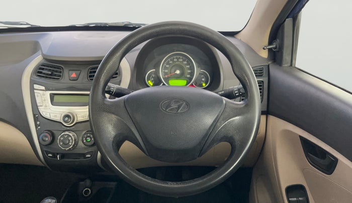 2017 Hyundai Eon MAGNA +, Petrol, Manual, 1,28,841 km, Steering Wheel Close Up