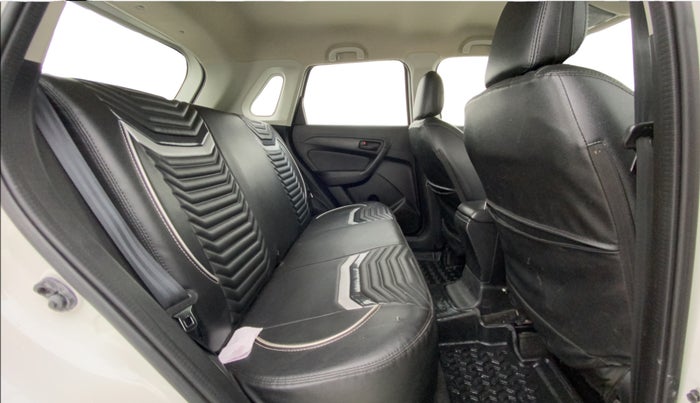 2021 Maruti Vitara Brezza LXI, Petrol, Manual, 28,215 km, Right Side Rear Door Cabin