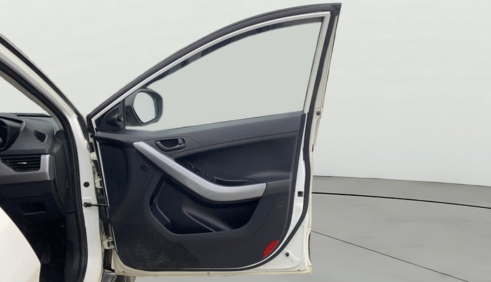 2023 Tata NEXON XMA SUNROOF PETROL, Petrol, Automatic, 36,089 km, RHS Front Door