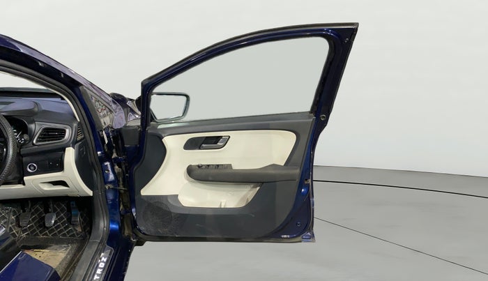 2022 Tata ALTROZ XZ PETROL, Petrol, Manual, 38,959 km, RHS Front Door