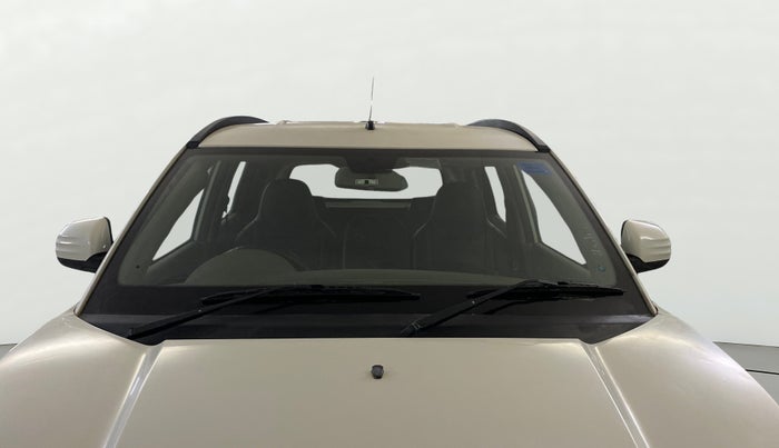 2017 Mahindra Kuv100 K8 6 STR, CNG, Manual, 31,677 km, Front Windshield