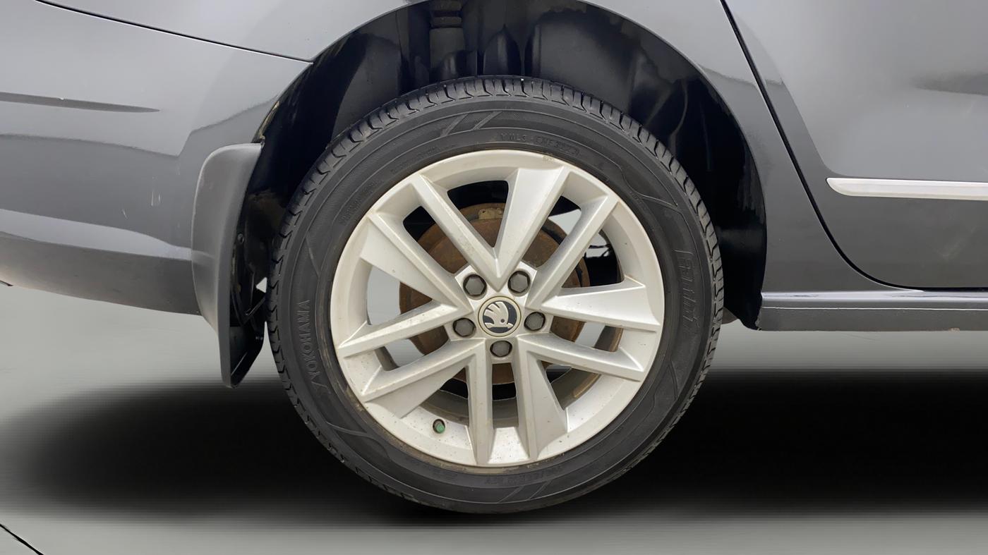 2020 Skoda Rapid STYLE TSI, Petrol, Manual, 85,009 km, Right Rear Wheel