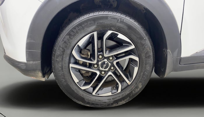 2022 KIA CARENS PRESTIGE PLUS 1.5 DIESEL 7 STR, Diesel, Manual, 33,074 km, Left Front Wheel