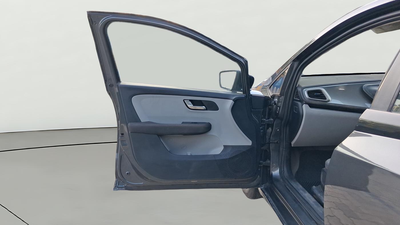 2021 Tata ALTROZ XZ PETROL, CNG, Manual, 63,893 km, LHS Front Door