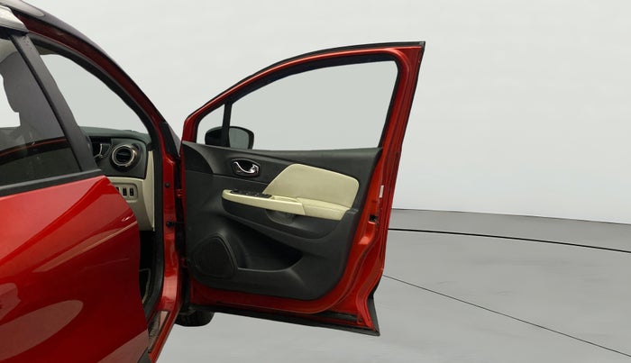 2018 Renault Captur PLATINE DIESEL DUAL TONE, Diesel, Manual, 1,03,432 km, RHS Front Door