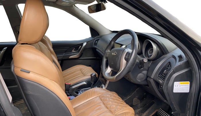 2021 Mahindra XUV500 W11 AT, Diesel, Automatic, 69,965 km, Right Side Front Door Cabin