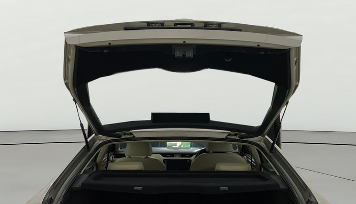 2014 Skoda Octavia AMBITION 1.4 TSI, Petrol, Manual, 65,493 km, Boot Door Open