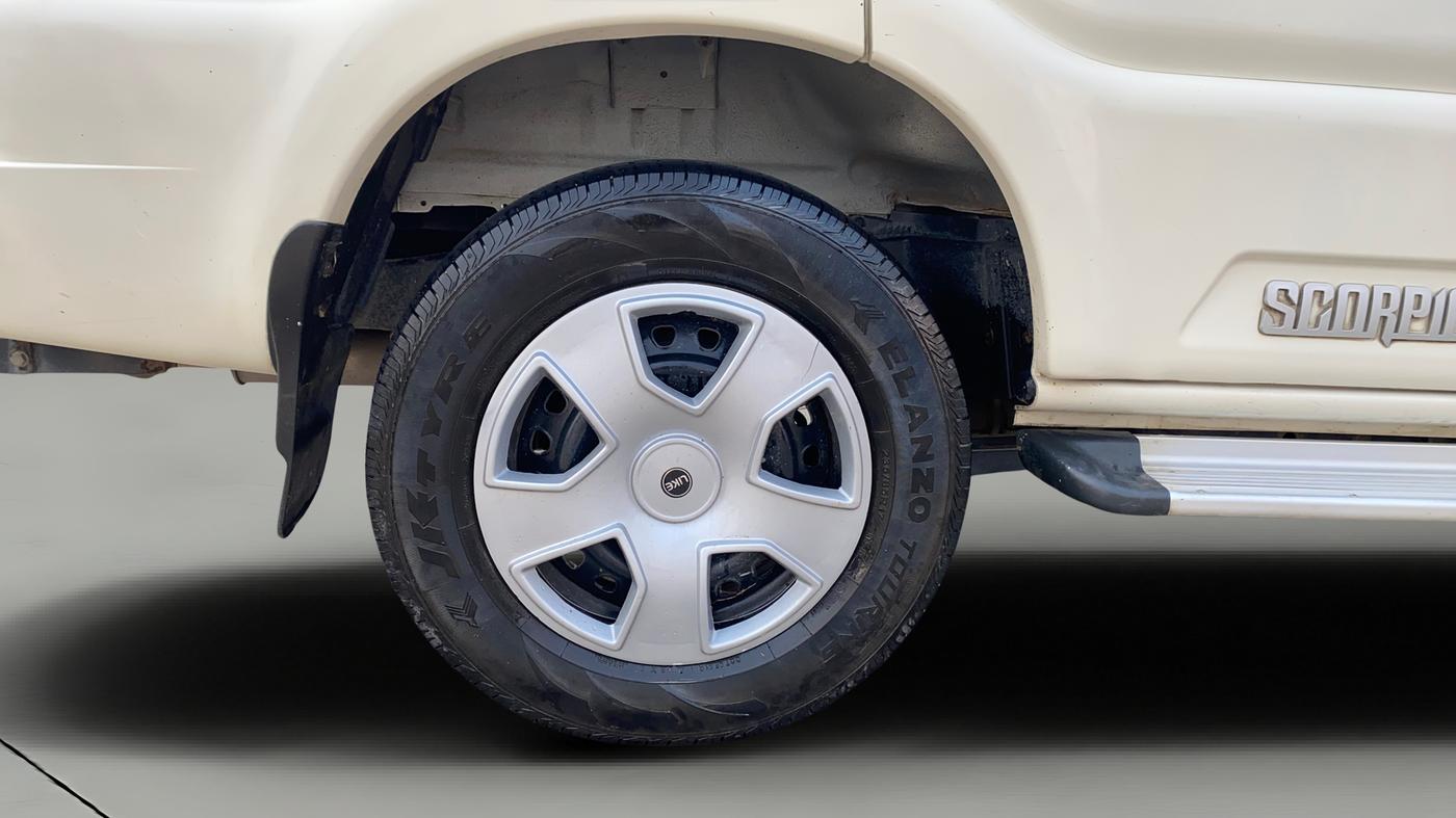 2021 Mahindra Scorpio S5, Diesel, Manual, 58,716 km, Right Rear Wheel