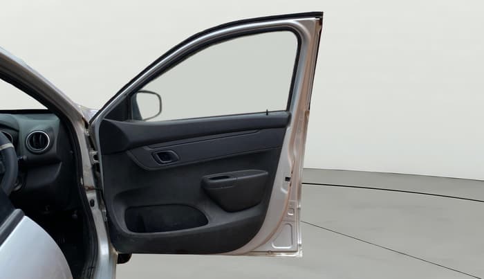 2018 Renault Kwid RXL, Petrol, Manual, 49,979 km, RHS Front Door