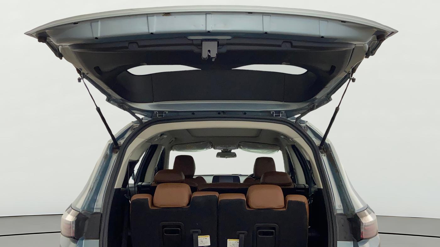 2022 Tata Safari XT PLUS, Diesel, Manual, 39,402 km, Boot Door Open