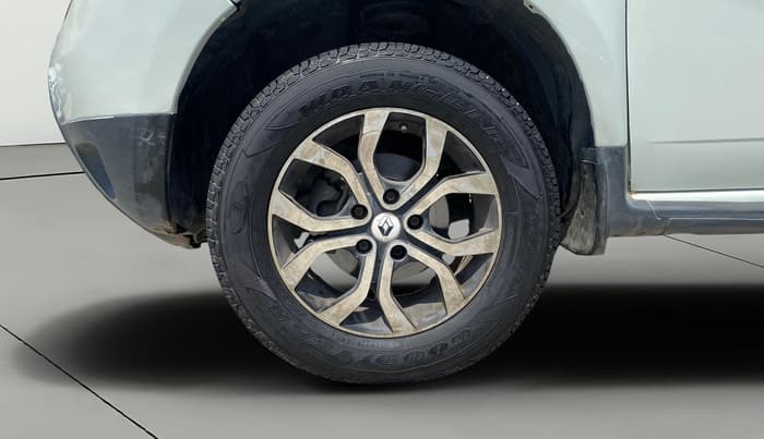 2014 Renault Duster 85 PS RXL DIESEL, Diesel, Manual, 1,36,899 km, Left Front Wheel