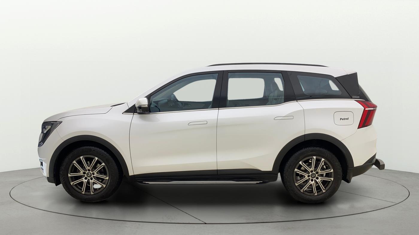 2022 Mahindra XUV700 AX 7 LUXURY P AT 7 STR, Petrol, Automatic, 63,719 km, Left Side