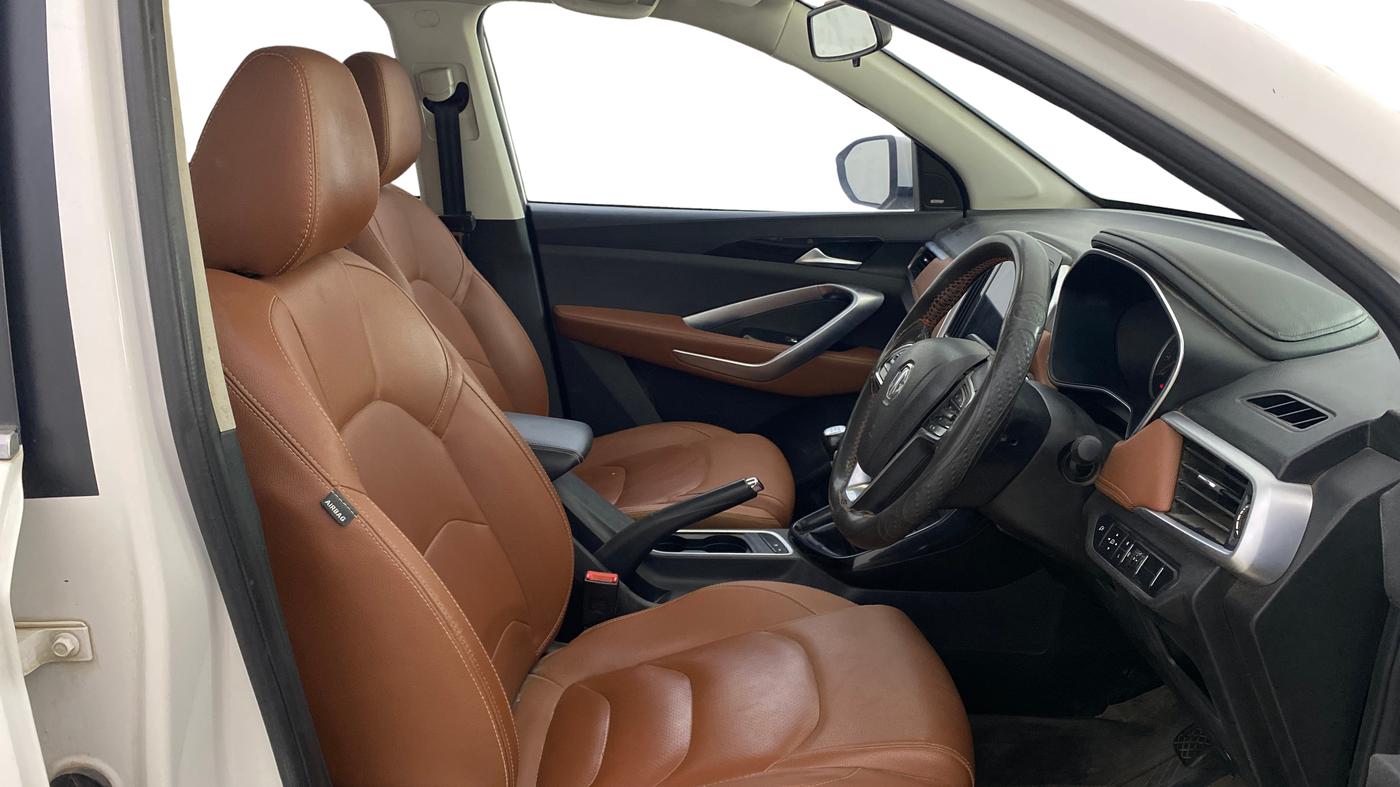 2020 MG HECTOR PLUS SMART 2.0 DIESEL TURBO MT 6-STR, Diesel, Manual, 1,42,342 km, Right Side Front Door Cabin