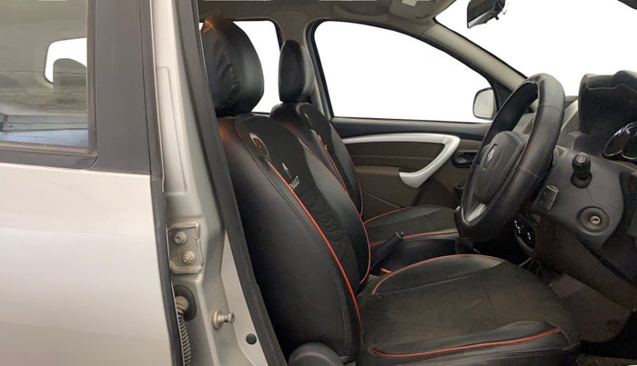 2017 Renault Duster RXE 1.6 PETROL, Petrol, Manual, 61,158 km, Right Side Front Door Cabin