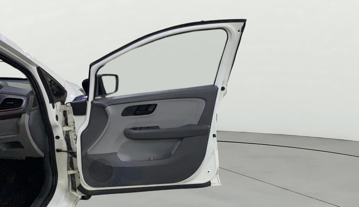 2021 Tata ALTROZ XM DIESEL, Diesel, Manual, 31,485 km, RHS Front Door