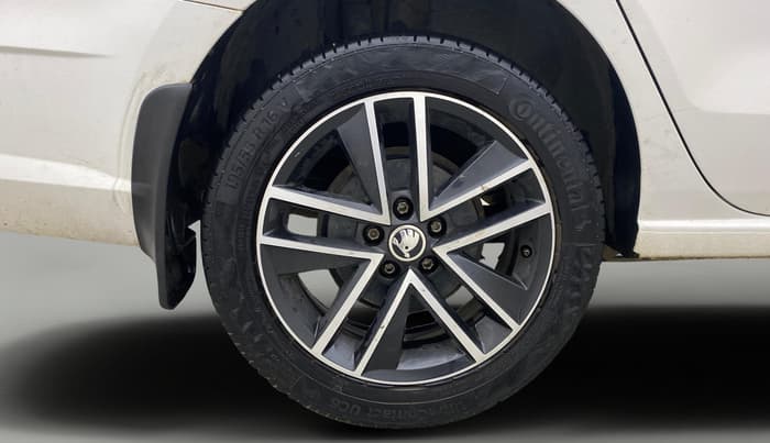 2018 Skoda Rapid 1.6 MPI STYLE PLUS MT, Petrol, Manual, 73,107 km, Right Rear Wheel