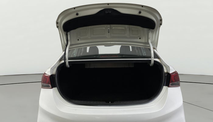 2018 Hyundai Verna 1.6 VTVT SX, Petrol, Manual, 48,551 km, Boot Door Open