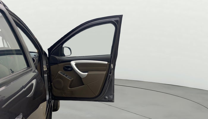 2018 Renault Duster RXS PETROL, Petrol, Manual, 36,054 km, RHS Front Door