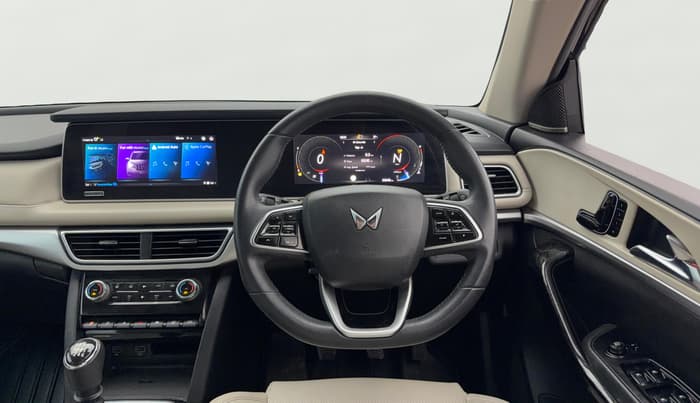 2023 Mahindra XUV700 AX 7 LUXURY D MT 7 STR, Diesel, Manual, 34,049 km, Steering Wheel Close Up